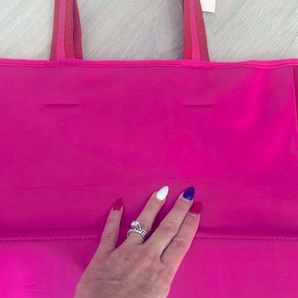 Summersalt NWT Neoprene Beach Tote Bag cherry Red Hot Pink - Picture 5 of 13